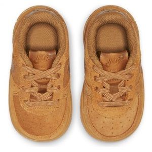 Nike Kids Sneakers in Tan